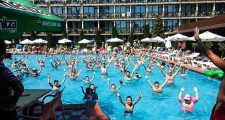 фирма хотелска анимация хотел фирми аниматори хотела аниматорска дейност аниматорски услуги слънчев бряг златни пясъци варна албена бургас несебър обзор animaciq firmi firma animatsiya hotelska hotel turizma slanchev bryag brqg водна гимнастика water gymnastic hotel beachvacance entertainers animacionna programa